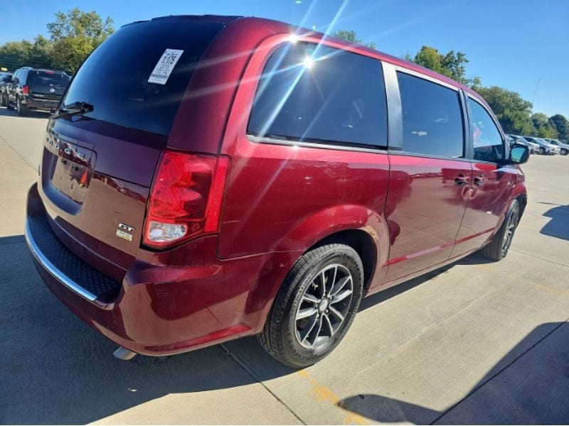 Used 2019 Dodge Grand Caravan GT with VIN 2C4RDGEG6KR578753 for sale in Manchester, IA