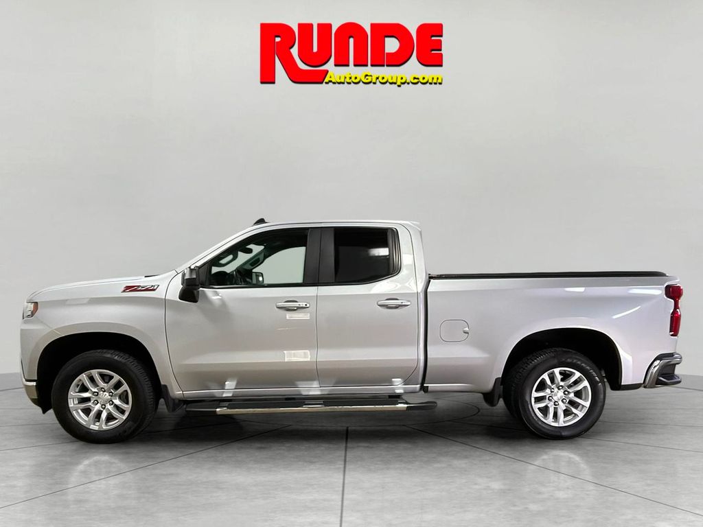 2019 Chevrolet Silverado 1500 LT photo 2