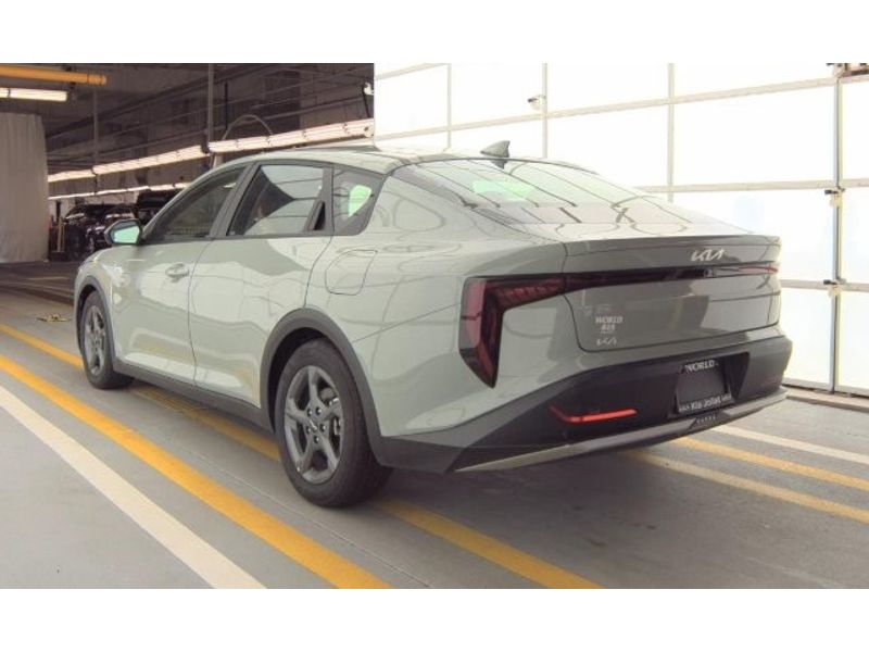 2025 Kia K4 LXS photo 4