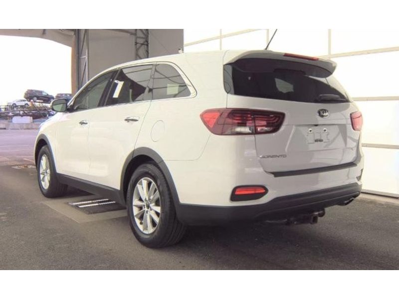 2019 Kia Sorento LX photo 4
