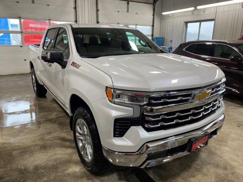 2024 Chevrolet Silverado 1500 LTZ photo 3