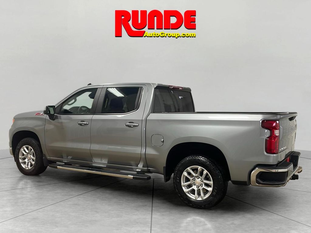2024 Chevrolet Silverado 1500 LT photo 3