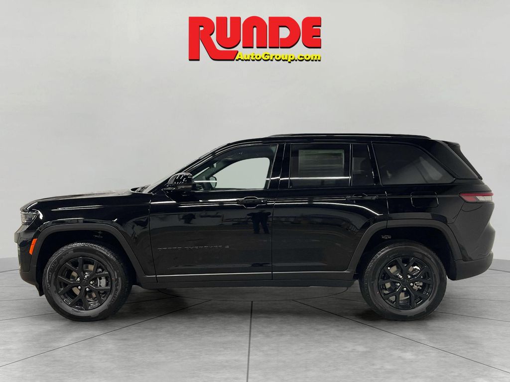 2025 Jeep Grand Cherokee Altitude photo 2