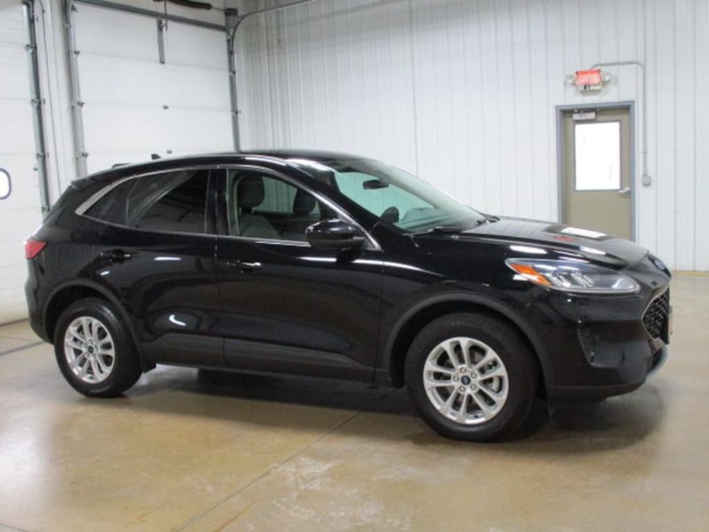 Used 2020 Ford Escape SE Sport Utility