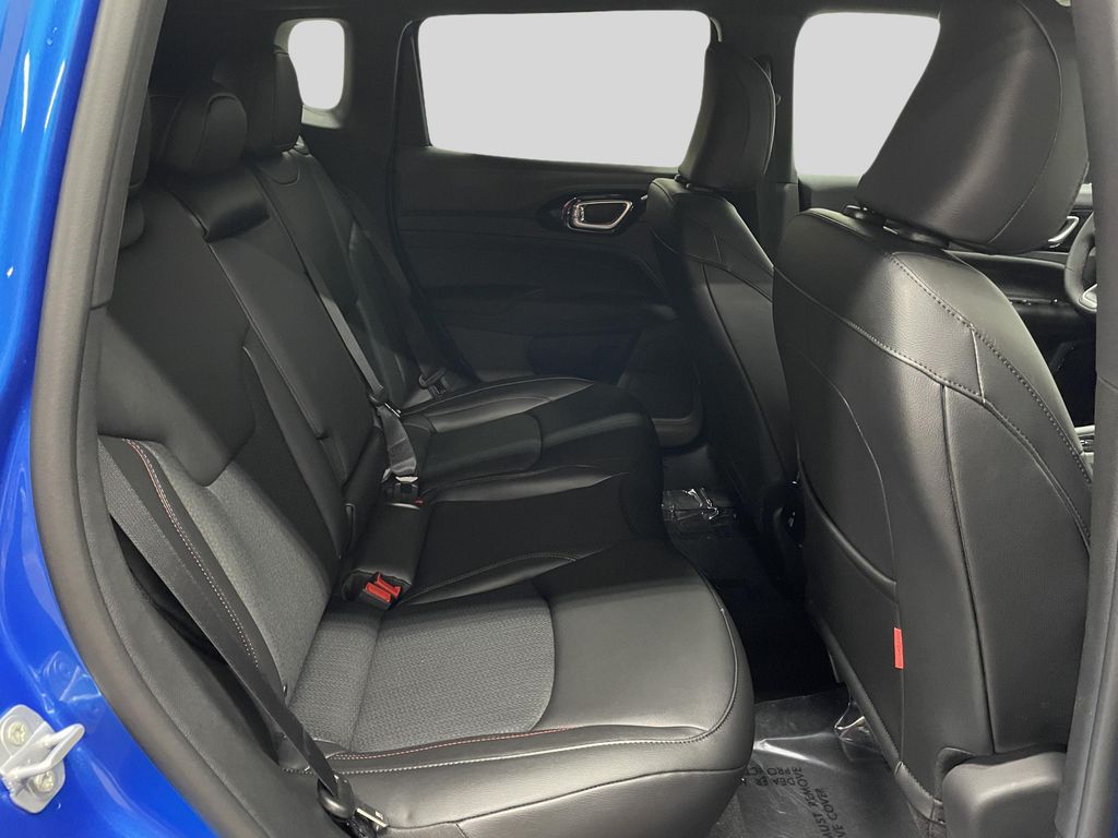 2026 Jeep Compass Trailhawk - Photo 11