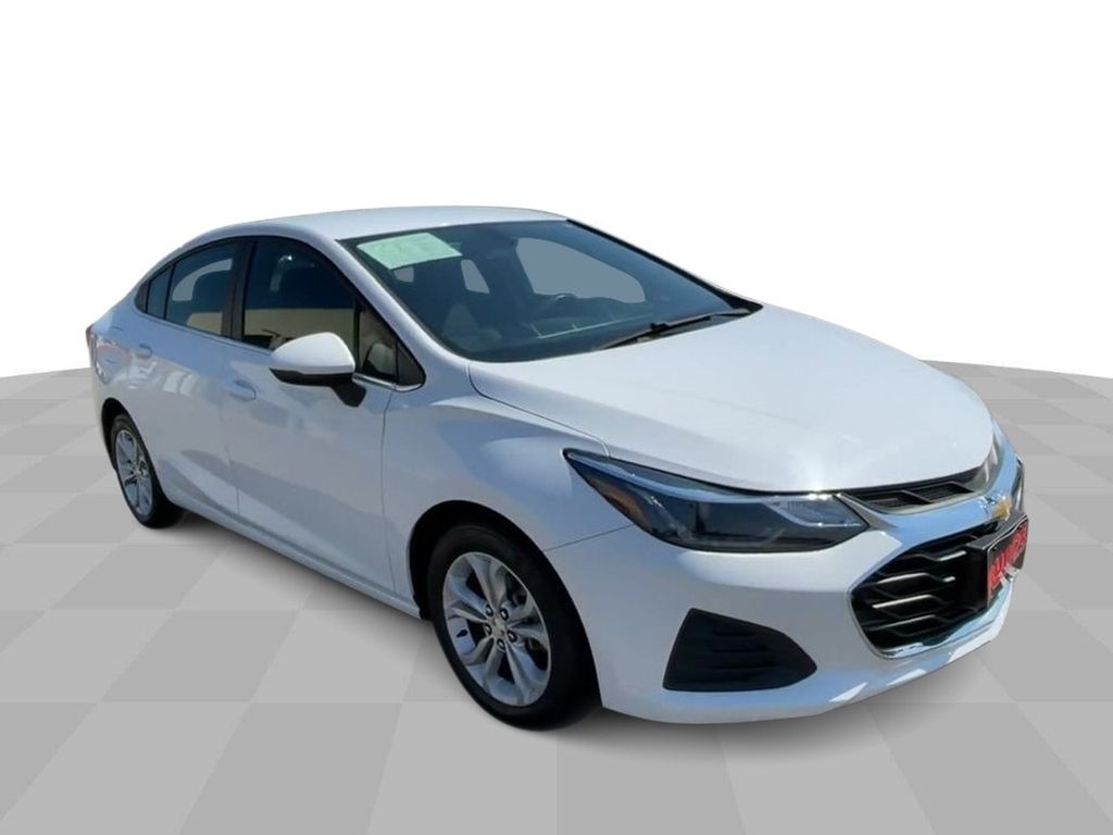 Used 2019 Chevrolet Cruze LT with VIN 1G1BE5SM3K7119722 for sale in Manchester, IA