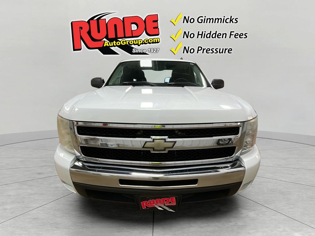 2010 Chevrolet Silverado 1500 LT photo 2