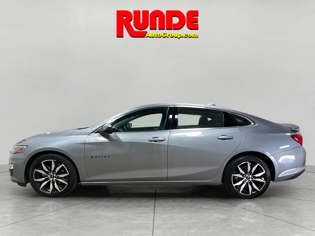 2024 Chevrolet Malibu RS photo 2