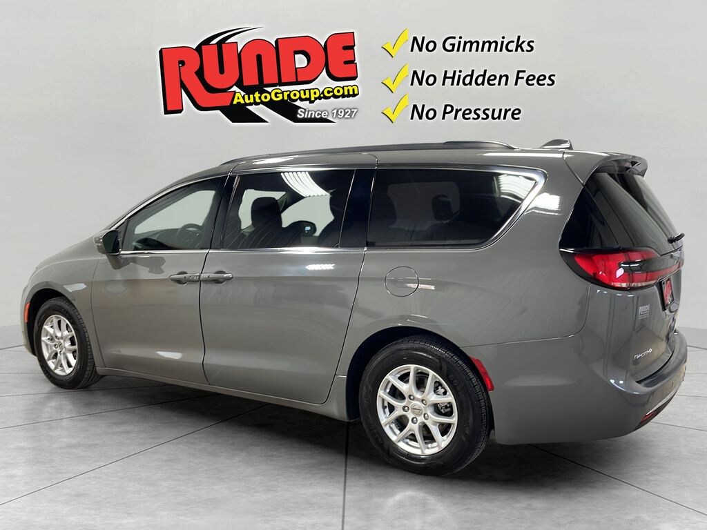 Used 2022 Chrysler Pacifica Touring L Passenger Van