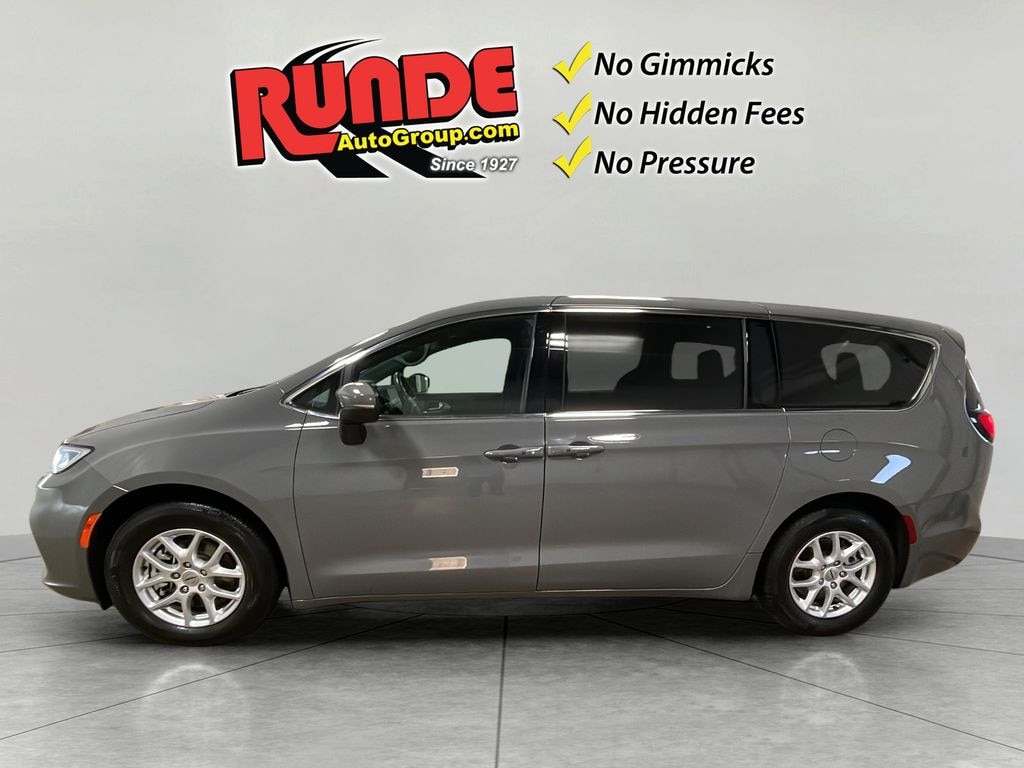 Used 2023 Chrysler Pacifica Touring Passenger Van