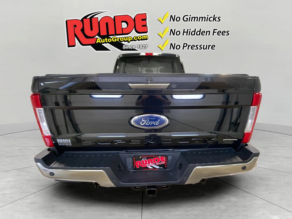 2017 Ford F-250 Lariat photo 4