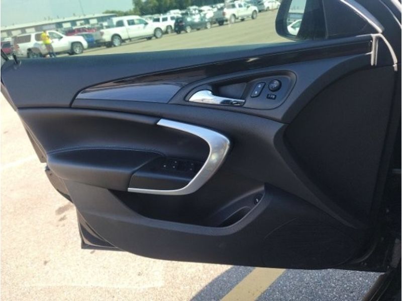 2014 Buick Regal Turbo photo 2