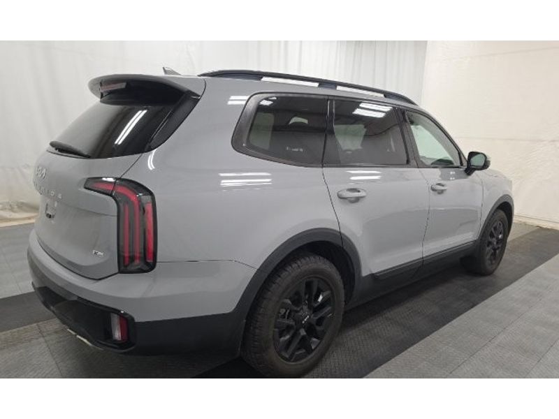 2024 Kia Telluride SX photo 3