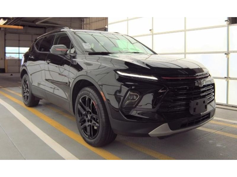 2024 Chevrolet Blazer 2LT photo 2