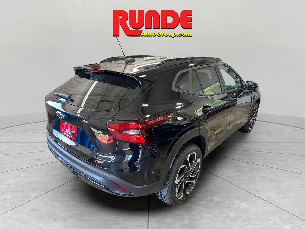 Used 2025 Chevrolet Trax 2RS SUV