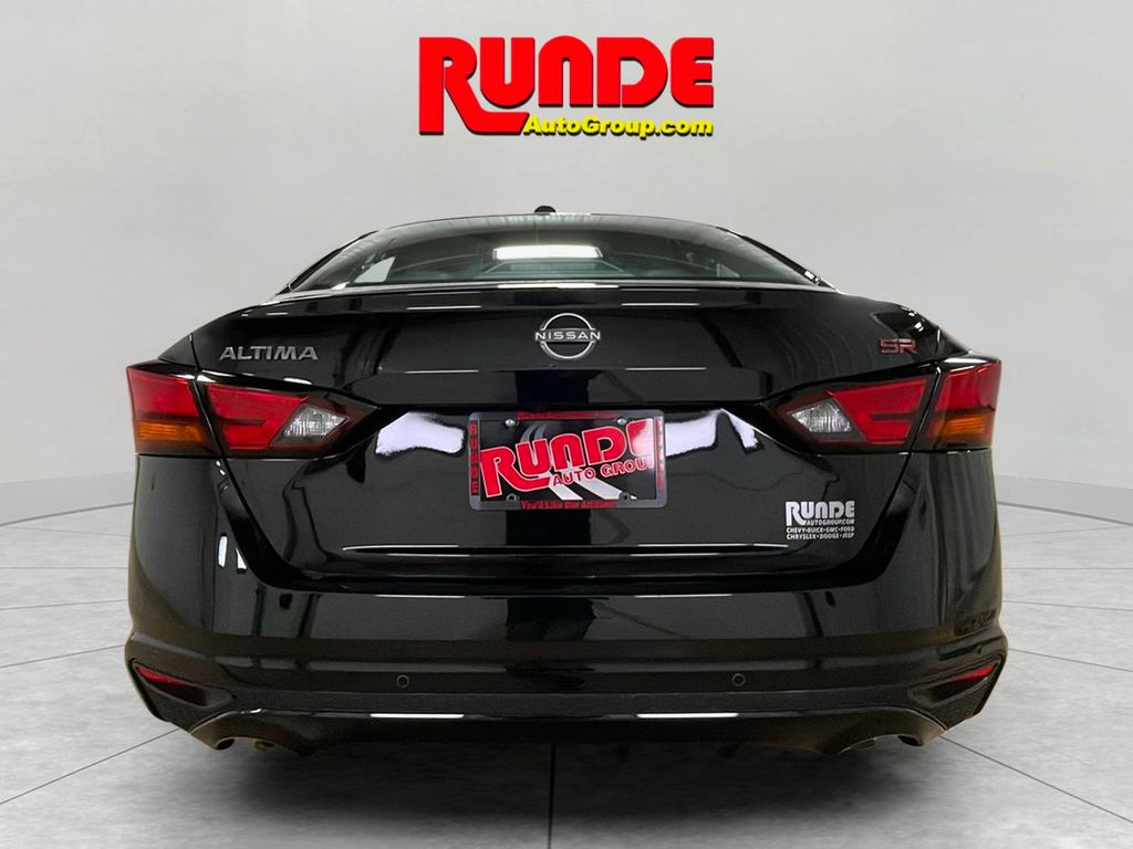 2024 Nissan Altima 2.5 SR photo 4