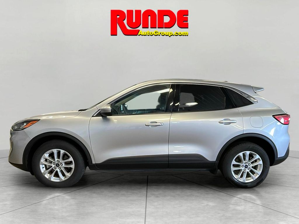 2020 Ford Escape SE photo 2