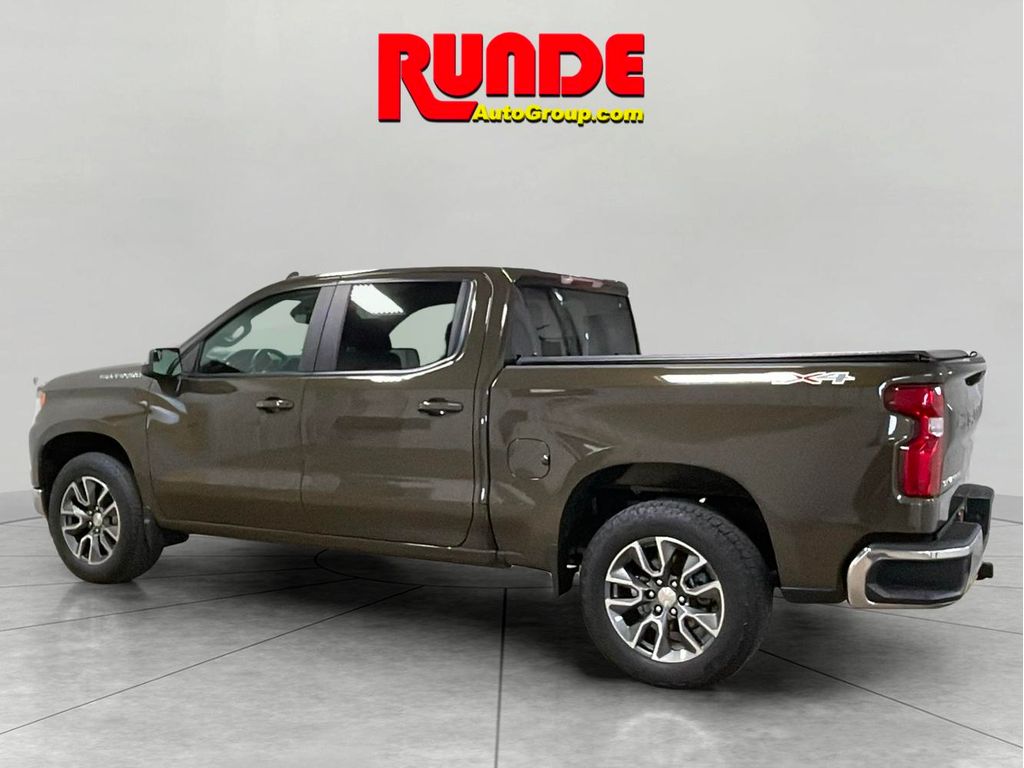 2023 Chevrolet Silverado 1500 LT photo 3