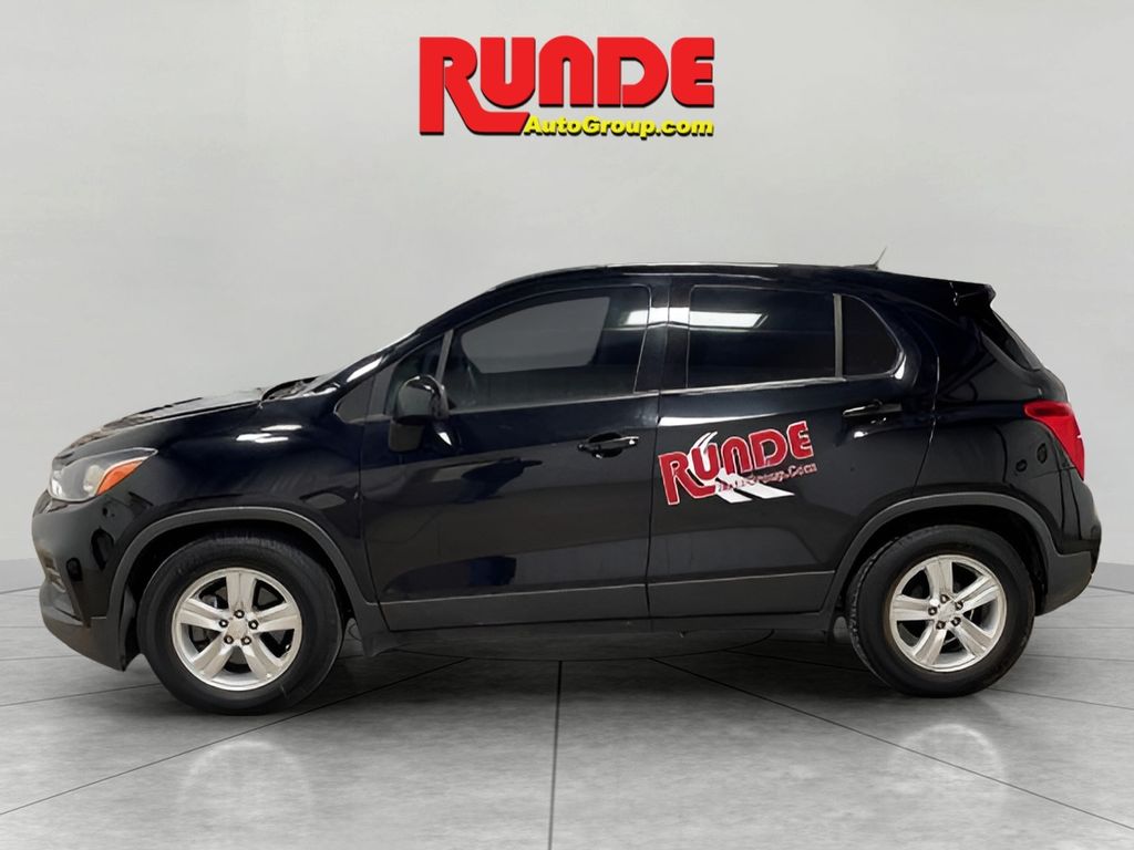 2020 Chevrolet Trax LS photo 2