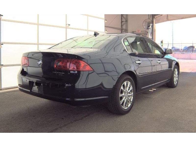 2009 Buick Lucerne CXL photo 3