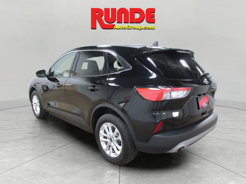 2020 Ford Escape SE photo 3