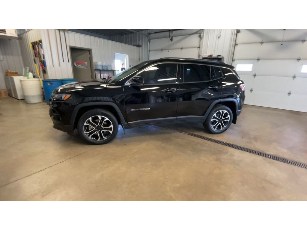 2022 Jeep Compass Limited photo 4
