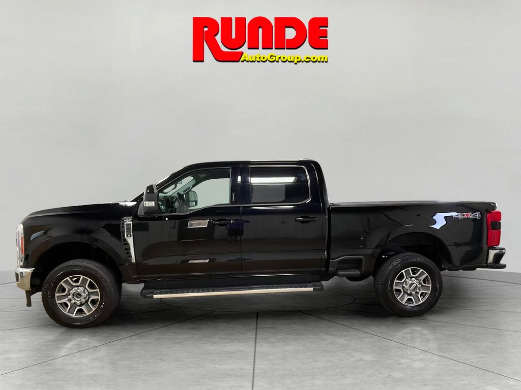 2023 Ford F-250 Lariat photo 2
