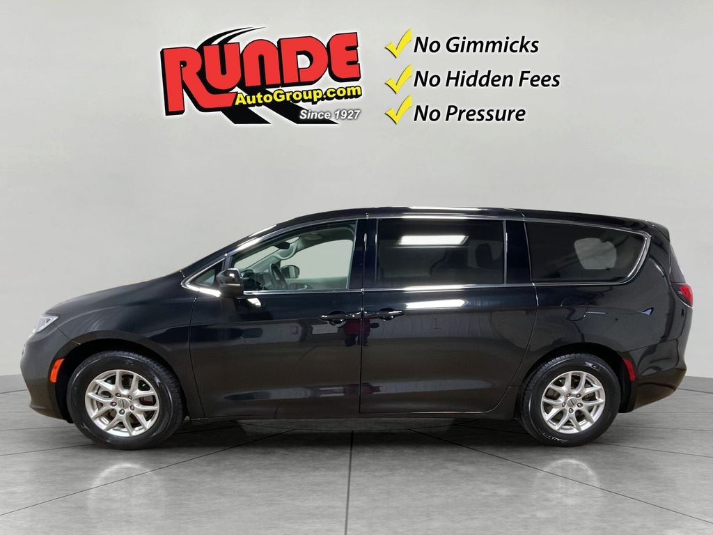 Used 2023 Chrysler Pacifica Touring L Passenger Van