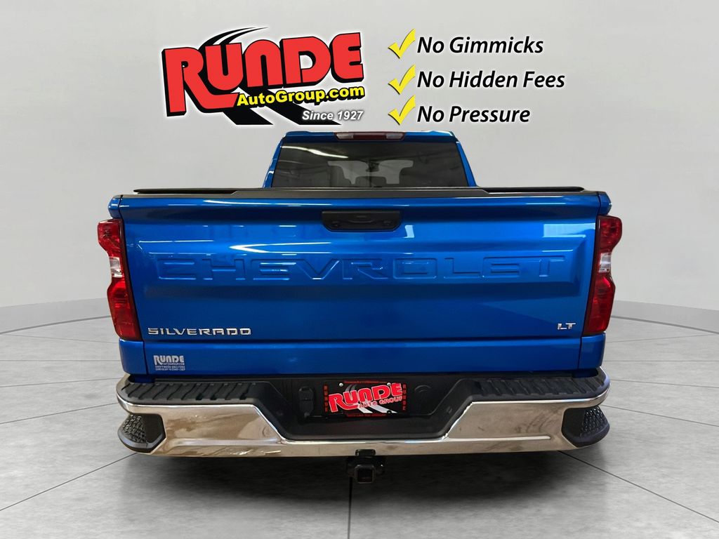 2023 Chevrolet Silverado 1500 LT photo 3