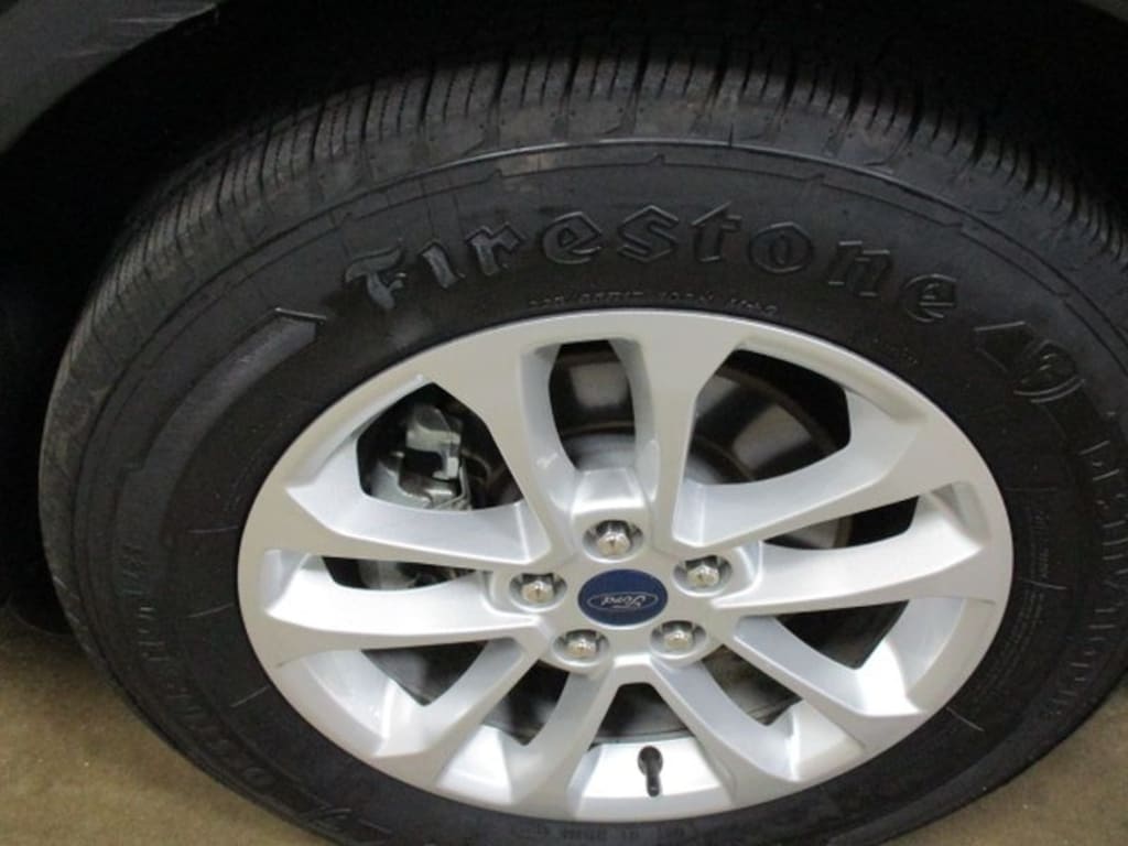 Used 2020 Ford Escape SE Sport Utility