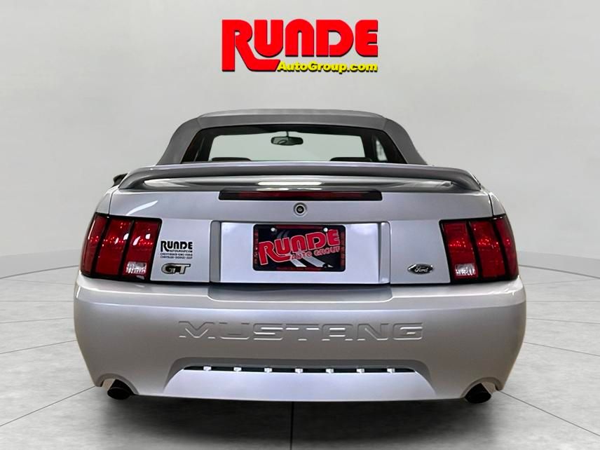2000 Ford Mustang GT photo 4