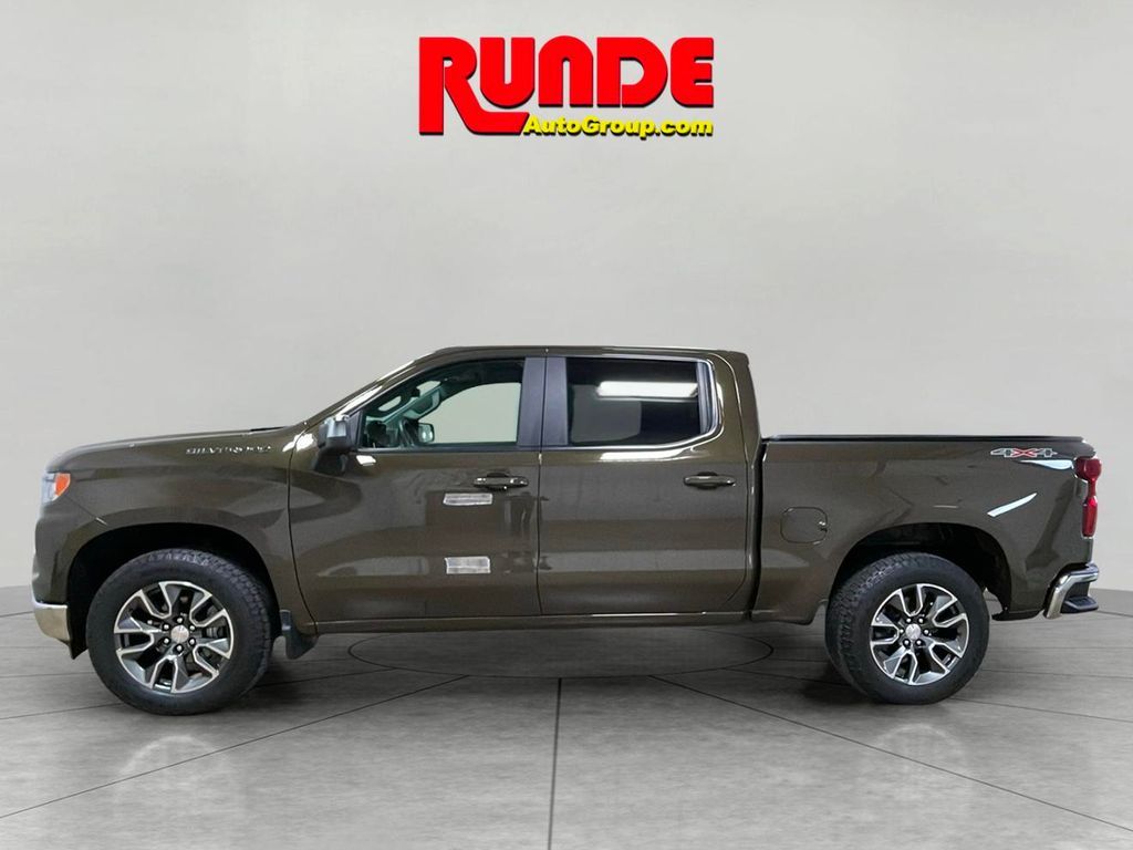 2023 Chevrolet Silverado 1500 LT photo 2