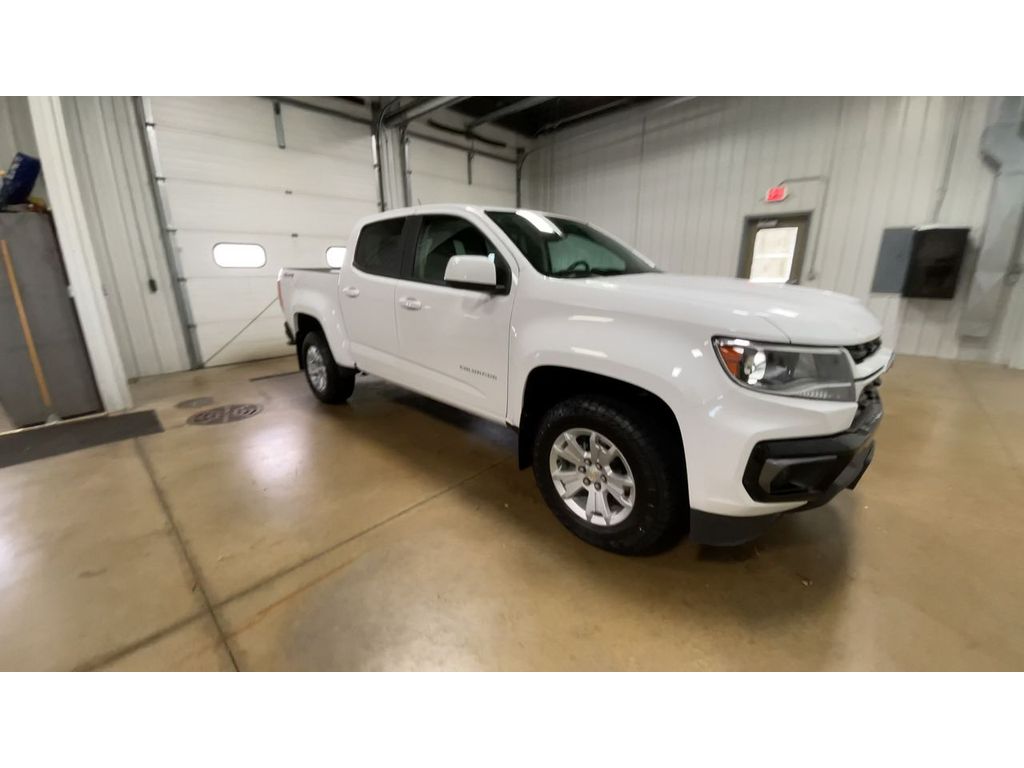 2022 Chevrolet Colorado LT photo 2