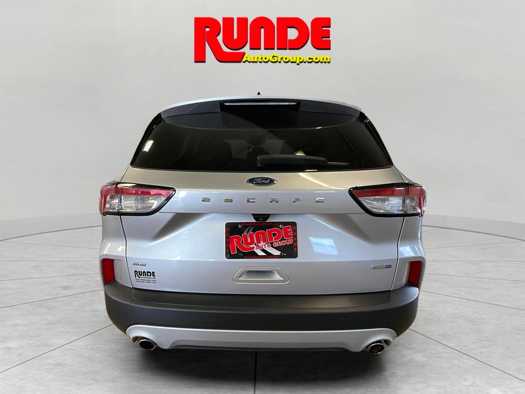2020 Ford Escape SE photo 4