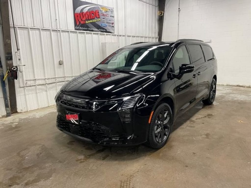 New 2027 Chrysler Pacifica LIMITED AWD Passenger Van