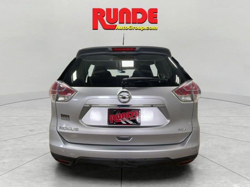Used 2015 Nissan Rogue S SUV