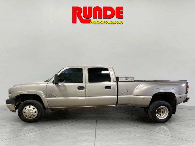 2002 Chevrolet Silverado 3500HD LS photo 2