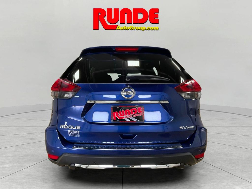 2020 Nissan Rogue SV photo 4