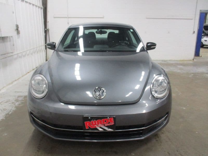 Used 2013 Volkswagen Beetle 2.0 with VIN 3VWVA7AT4DM656335 for sale in Manchester, IA