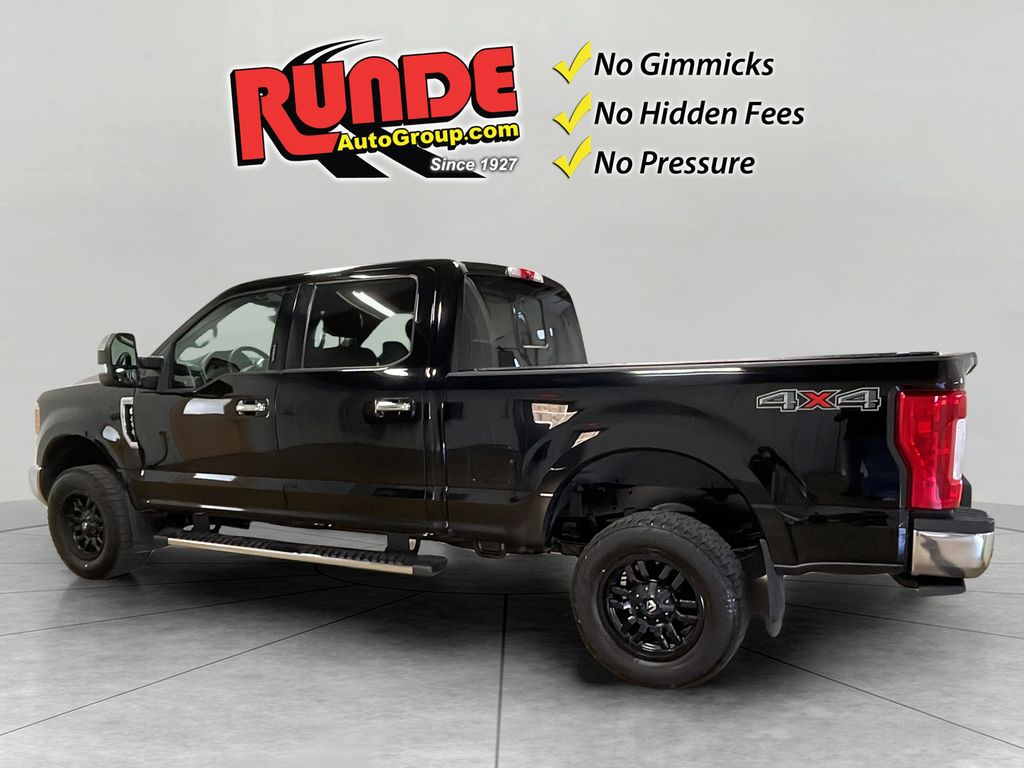 2017 Ford F-250 Lariat photo 3