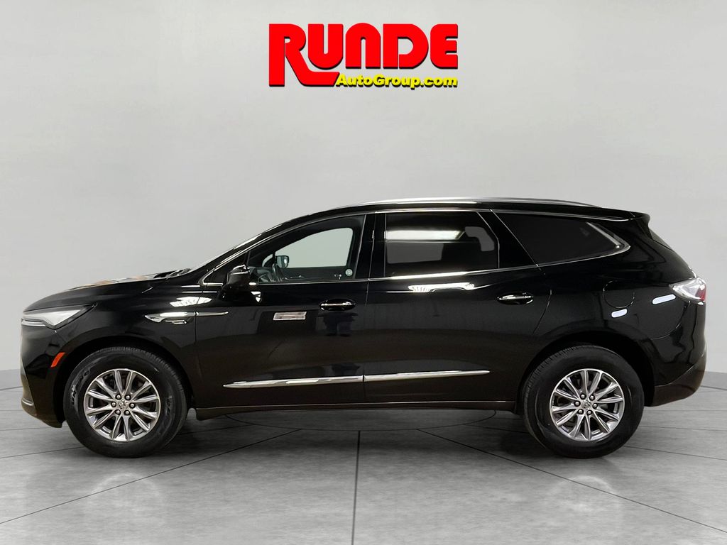 2024 Buick Enclave Premium photo 2