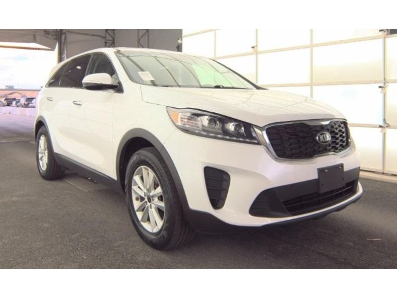 2019 Kia Sorento LX photo 2