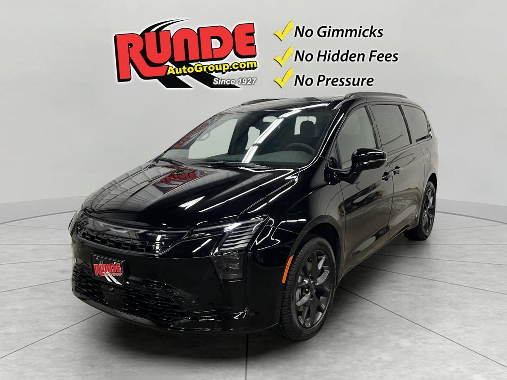 2027 Chrysler Pacifica Limited AWD's photo