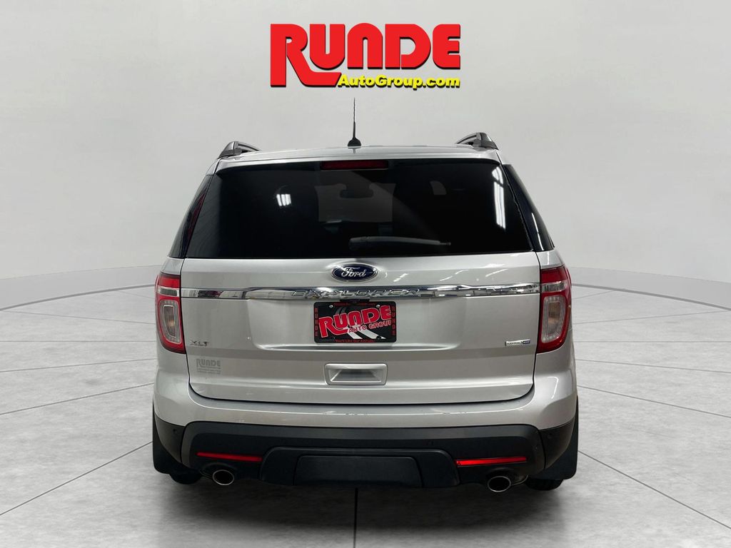 2015 Ford Explorer XLT photo 4