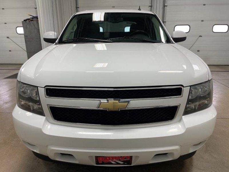 Used 2010 Chevrolet Avalanche LT with VIN 3GNVKFE03AG217168 for sale in Manchester, IA