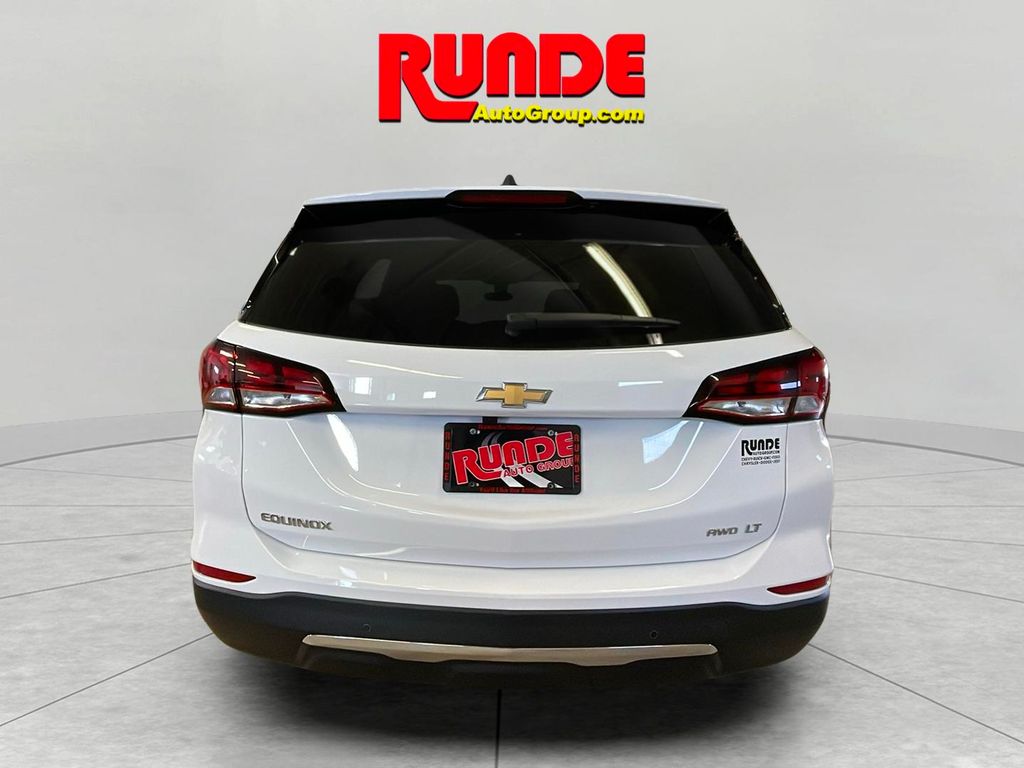 2024 Chevrolet Equinox LT photo 4