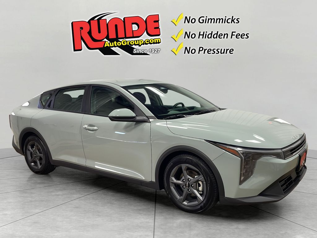 2025 Kia K4 LXS - Photo 7