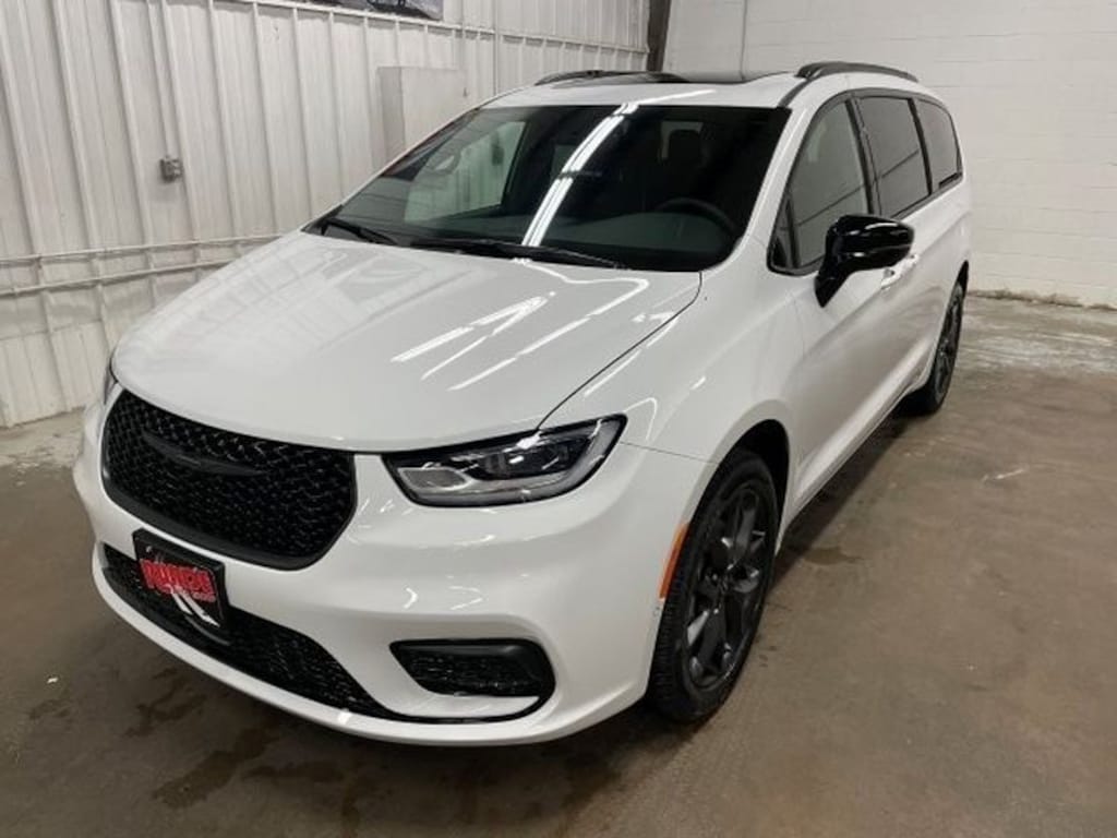 New 2026 Chrysler Pacifica LIMITED AWD Passenger Van