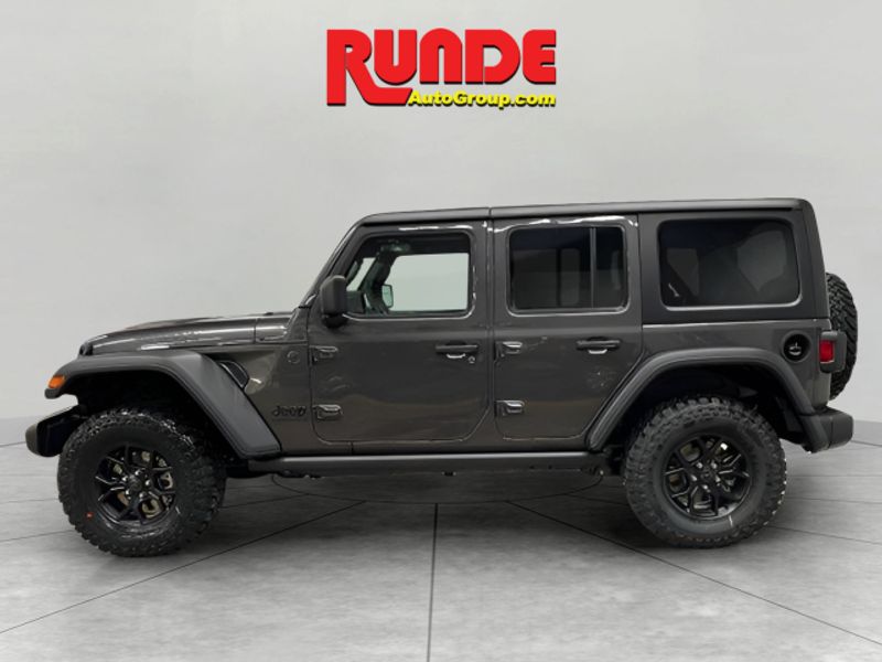 2025 Jeep Wrangler Unlimited Willys photo 2