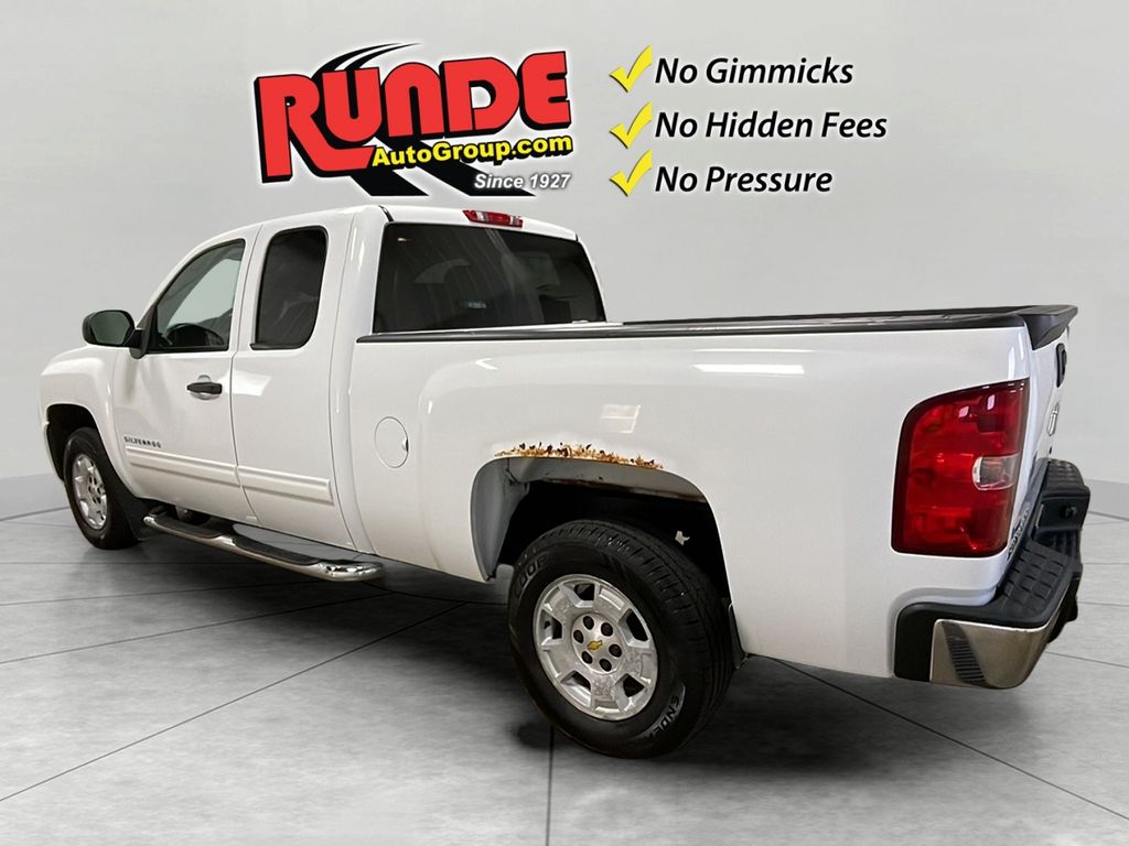 2010 Chevrolet Silverado 1500 LT photo 4